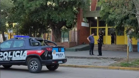 alarma en santa fe: un estudiante difundio fotos con un arma en la escuela donde mataron a otro alumno