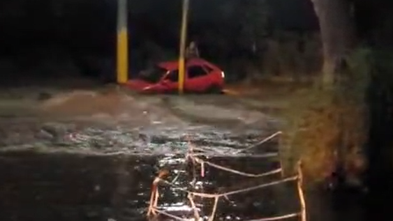 Zonda se quedó sin entrada y aseguran que hay familias evacuadas tras las fuertes lluvias