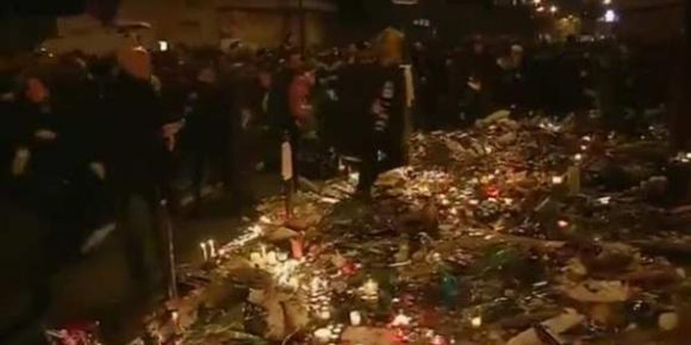 El estallido de petardos desató el pánico y las corridas en la Plaza de la República
