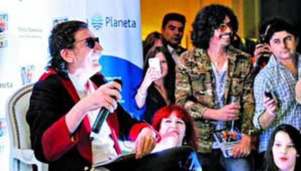Presentó su libro