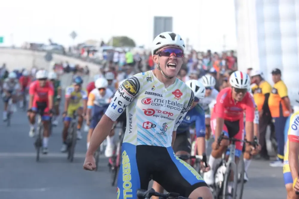 Felipe Pizarro ganó en soledad la primera etapa del Giro del Sol