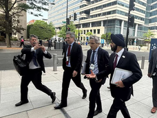 El ministro de Economía, Luis Caputo, se reune con el presidente del Banco Mundial, Ajay Banga, en el marco de las reuniones de primavera del FMI y el el Banco Mundial. El ministro de Economía, Luis Caputo, se reune con el presidente del Banco Mundial, Ajay Banga, en el marco de las reuniones de primavera del FMI y el el Banco Mundial.