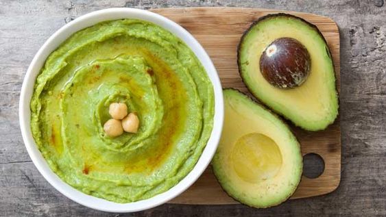 Hummus de palta, un aperitivo nutritivo y delicioso