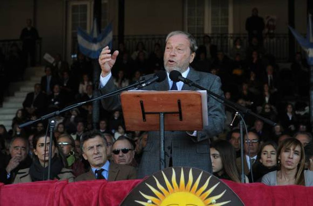 Duro discurso  de despedida  de Biolcati  en La Rural