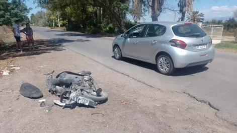 Un joven de 27 años fue hospitalizado con pérdida de conocimiento y en grave estado tras un choque