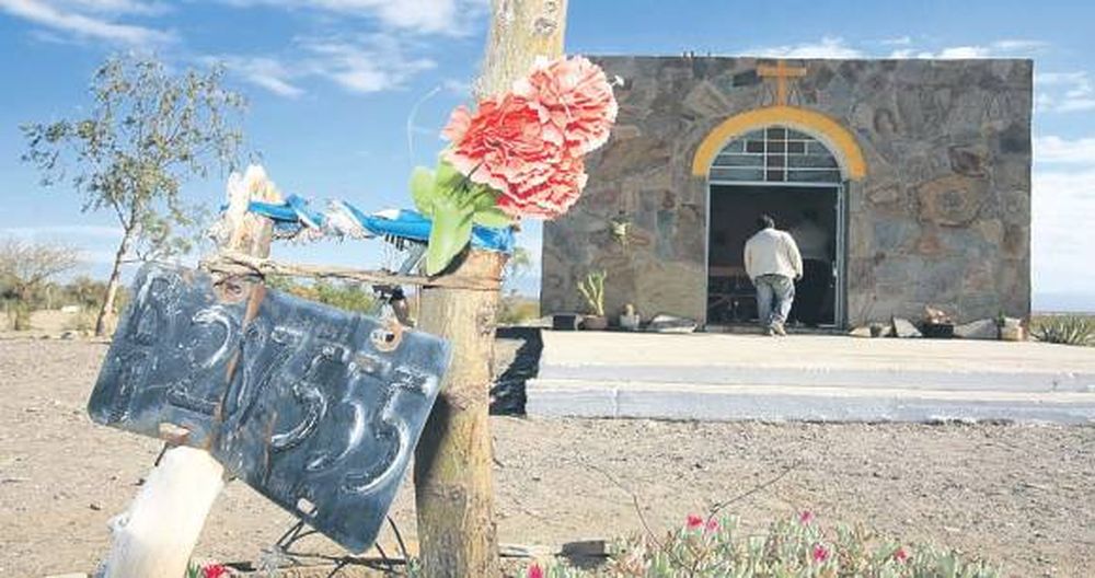 Por una promesa, la capilla llegó al desierto