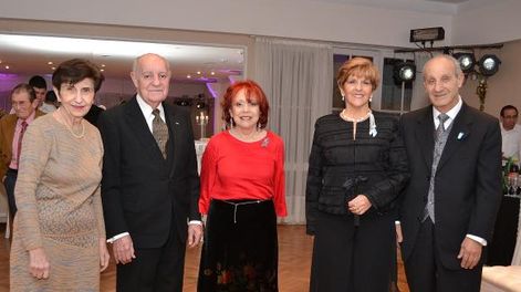 Baile de gala en el Club Social por la Independencia nacional