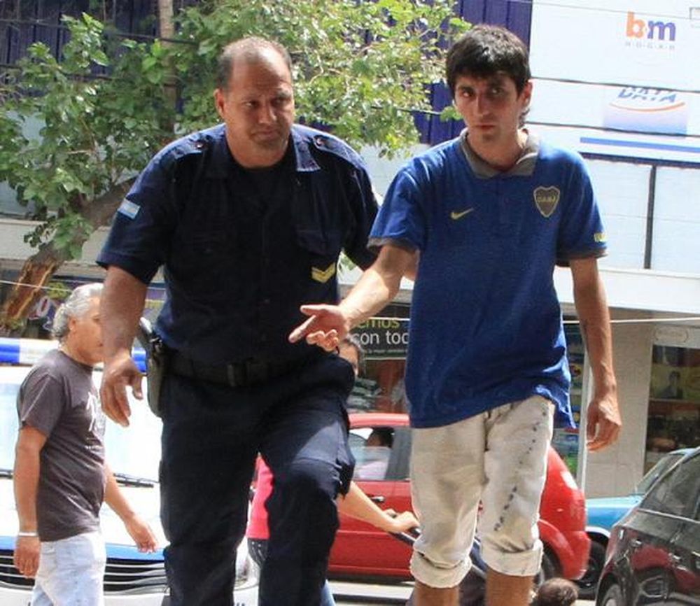 Baleó en la cara a su mujer y dice que fue un accidente