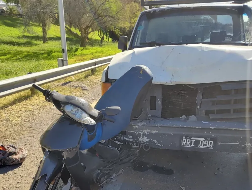 Un hombre quedó grave después de ser arrollado por una camioneta en la Circunvalación