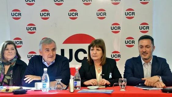El plenario de la UCR y Santilli en la foto de unidad para Bullrich
