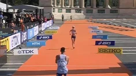 Sorpresa en el Mundial de Atletismo: largaron juntos y le propuso casamiento en la meta