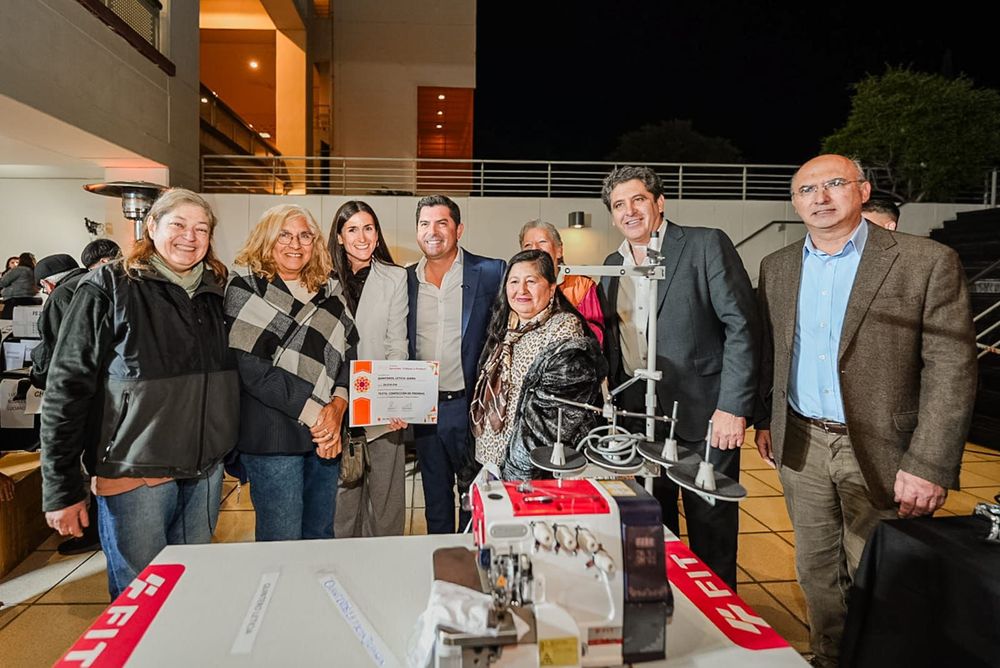 En una apuesta al futuro laboral de San Juan, Orrego entregó herramientas y certificados del programa Aprender, Trabajar y Producir