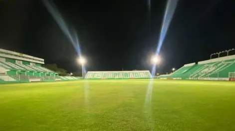 Desamparados rompe con un mal de años: inaugura su nueva iluminación LED con una fiesta en el Serpentario