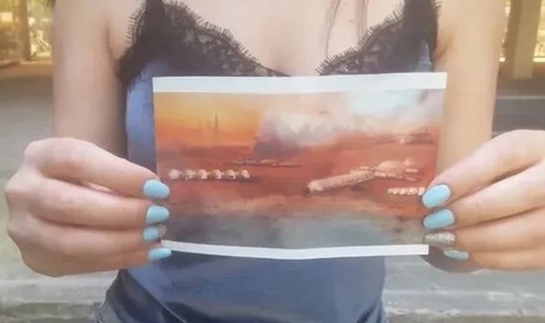 Una mujer asegura venir del año 3.812: esto dijo del futuro