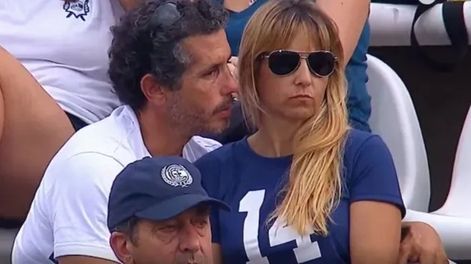 Una pareja se hizo viral por un tenso momento en la cancha de Gimnasia