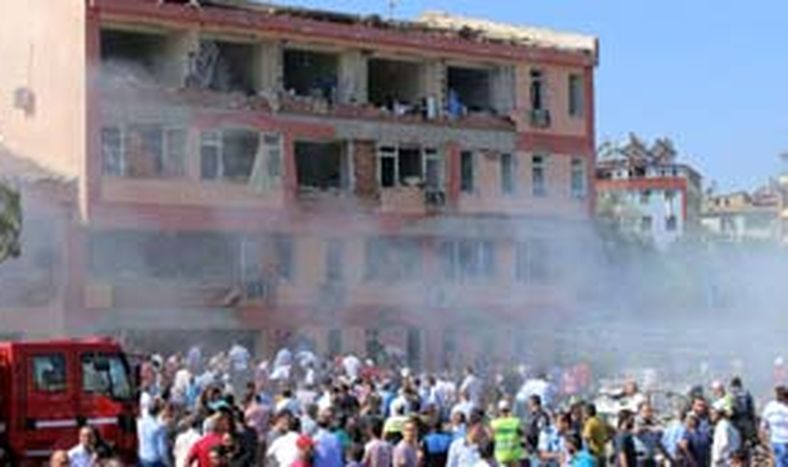 Turquía: 6 muertos y 200 heridos por un doble atentado
