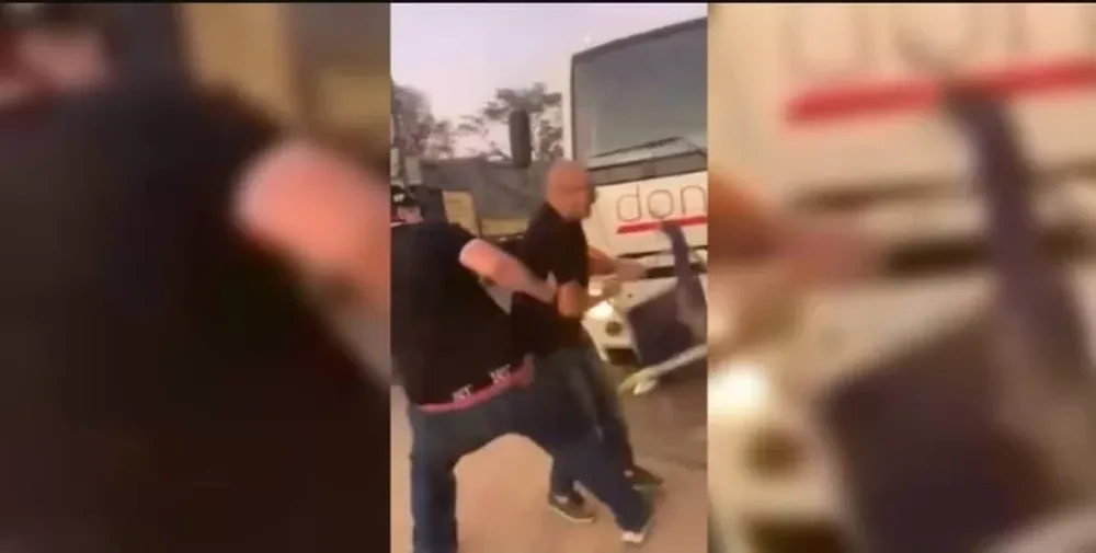 Sacó a sillazos a sindicalistas que bloqueaban su empresa