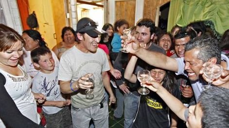 31 mineros chilenos ya duermen en casa