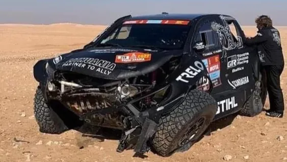 [VIDEOS] Espectaculares tomas del vuelco de un lituano, cerca del helicóptero de la organización