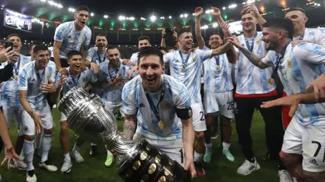 Messi falló un penal, pero un gol en el último minuto de Mbappé dio la victoria a los parisinos