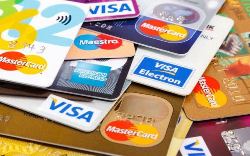 Qué conviene más: ¿Llevar moneda extranjera o pagar con tarjeta?