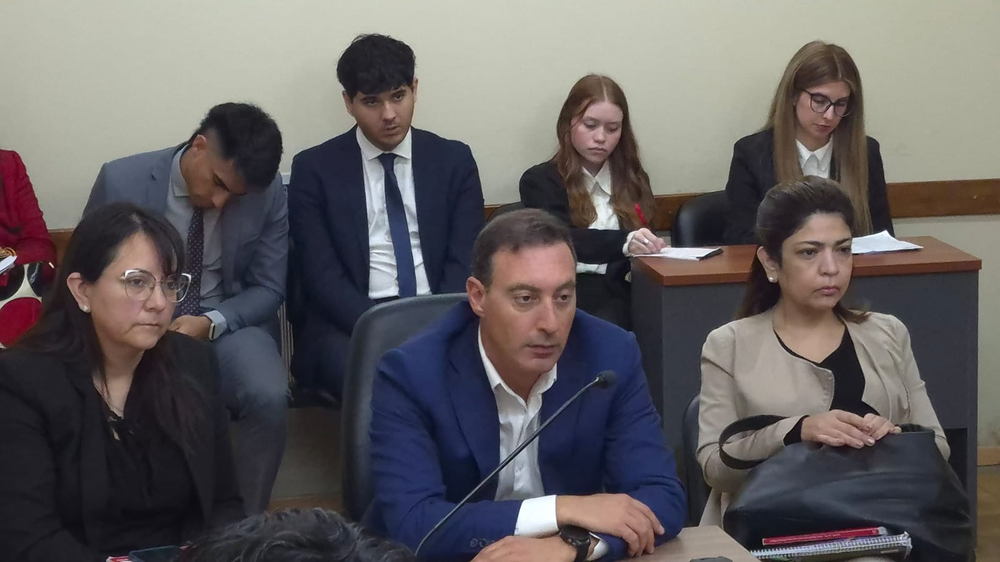 La ayudante fiscal Gimena Cornejo y el fiscal Iv&aacute;n Grassi, de la UFI Delitos Especiales, y la abogada de la querella, Filomena Noriega.&nbsp;