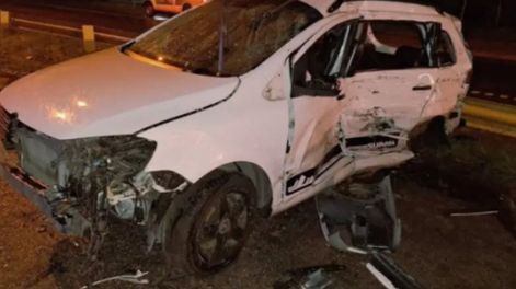 Impacto fatal: murieron dos ocupantes de un Surán tras colisionar con un camión