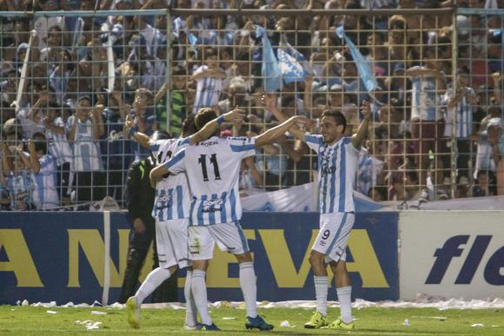 Atlético Tucumán se consagró campeón y ascendió a Primera