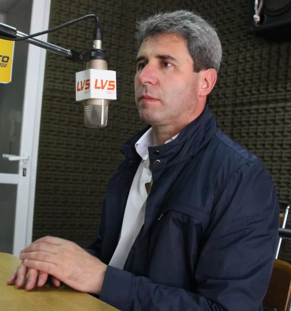 Uñac continúa internado sólo por precaución y con controles de rutina