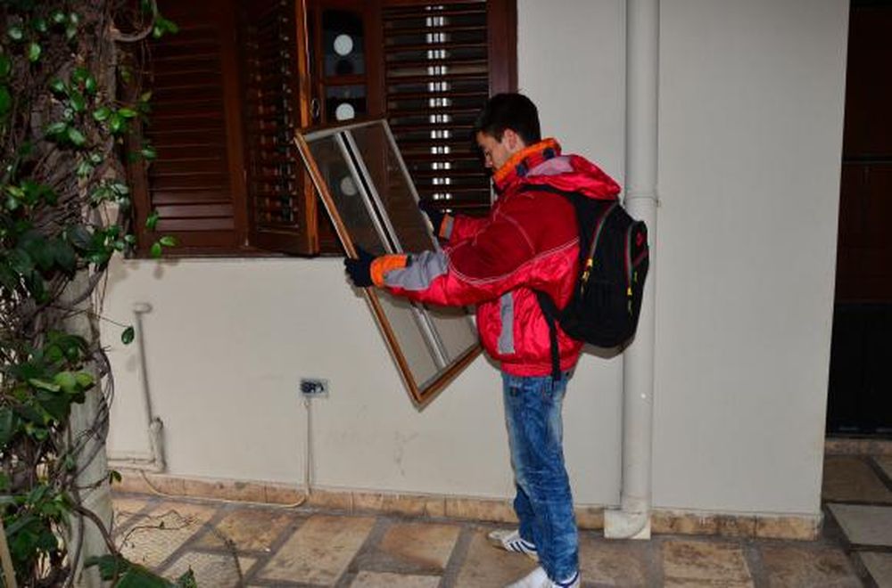 Robaron 7.000 euros y uno de los ladrones fue atrapado