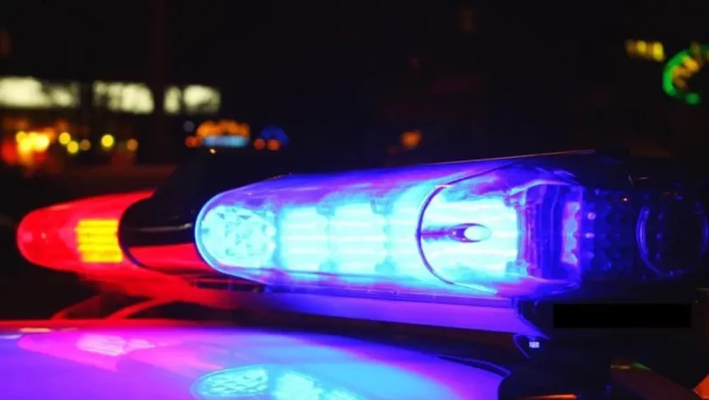 Un móvil de la comunal cayó a un zanjón y un policía y el chofer resultaron heridos