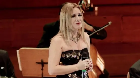 Carolina San Juan se viste de Gala