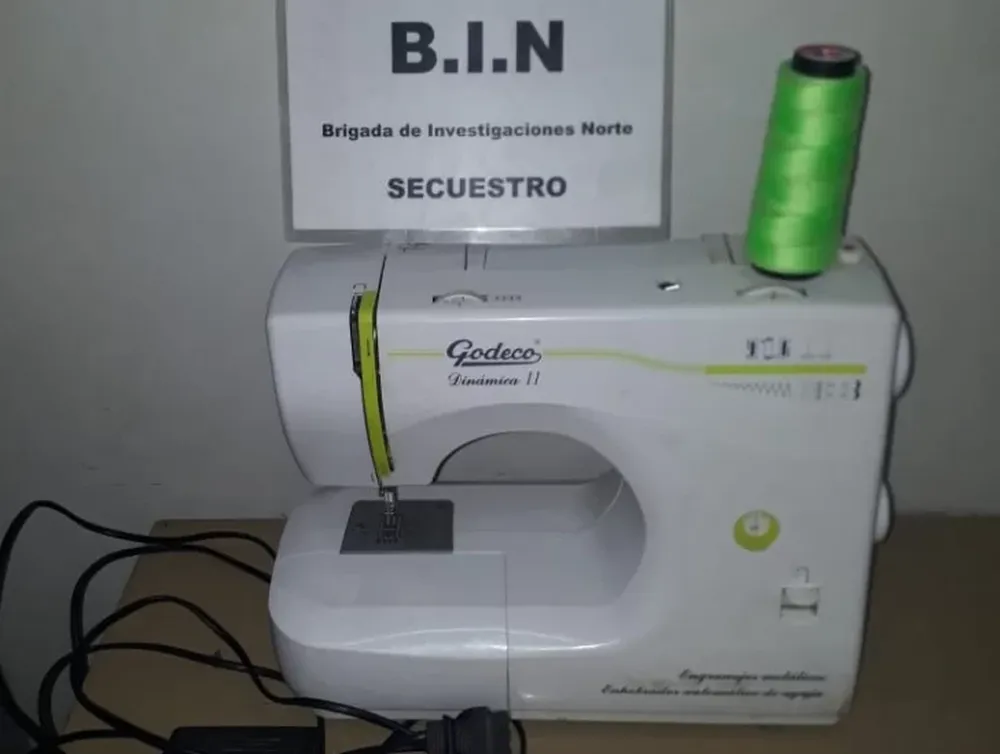 Robó máquinas de coser, las vendió y se fue al Sur