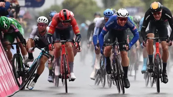 Groves ganó una accidentada etapa