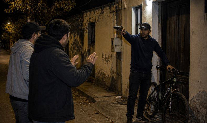 Un hombre intentó recuperar su bicicleta y terminó baleado en Marquesado, Rivadavia. Imagen creada con IA.&nbsp;