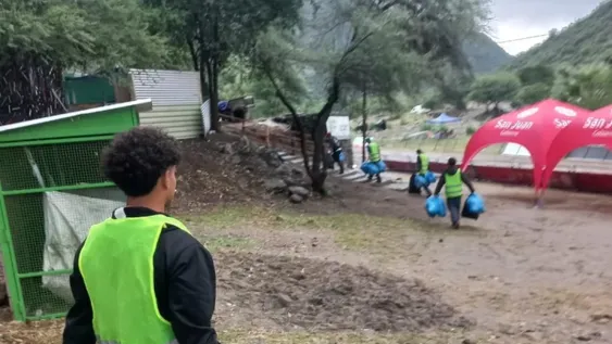 APIVA realizó un gran operativo de limpieza antes y después del Safari tras las Sierras.