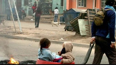 Cada vez hay más trabajadores pobres: el salario real cayó 20 puntos