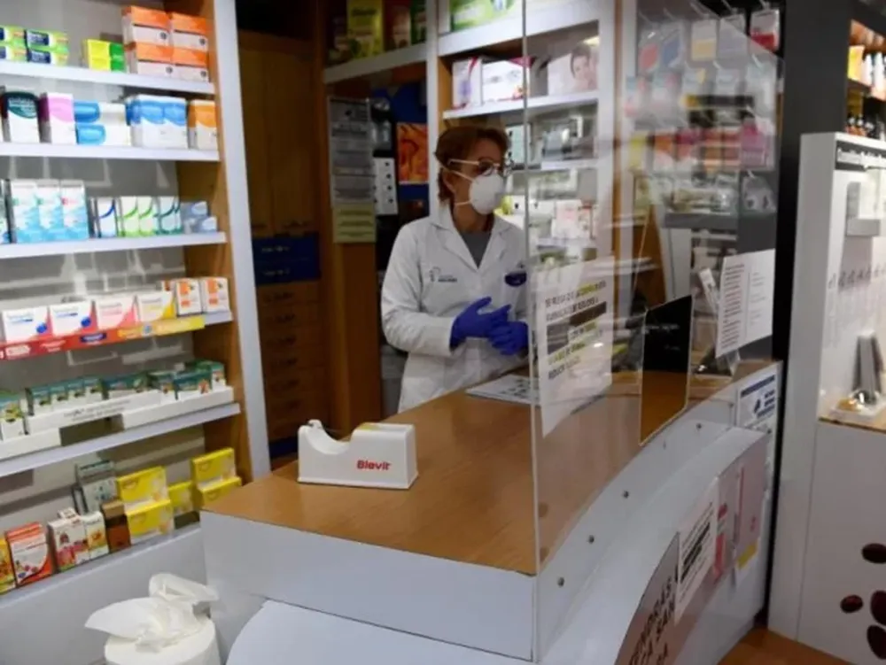 Advierten sobre “despidos” y cierre de farmacias si no mejora la situación del sector