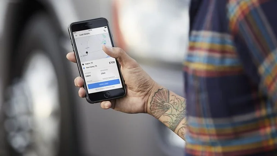 uber busca quedarse con pedidosya por casi 15.000 millones de dolares y advierten por un monopsonio laboral