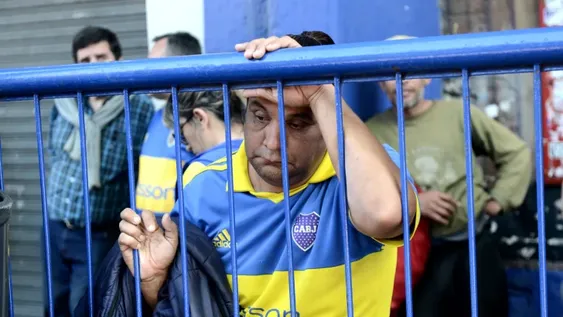 Planteles de clubes que dirigió Miguel Ángel Russo llegaron a la Bombonera para despedirlo