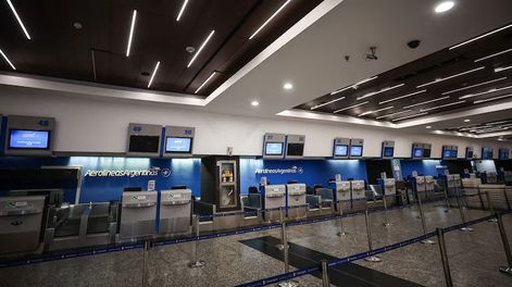conflicto gremial: ate anuncio paro en aeropuertos y habra demoras en vuelos