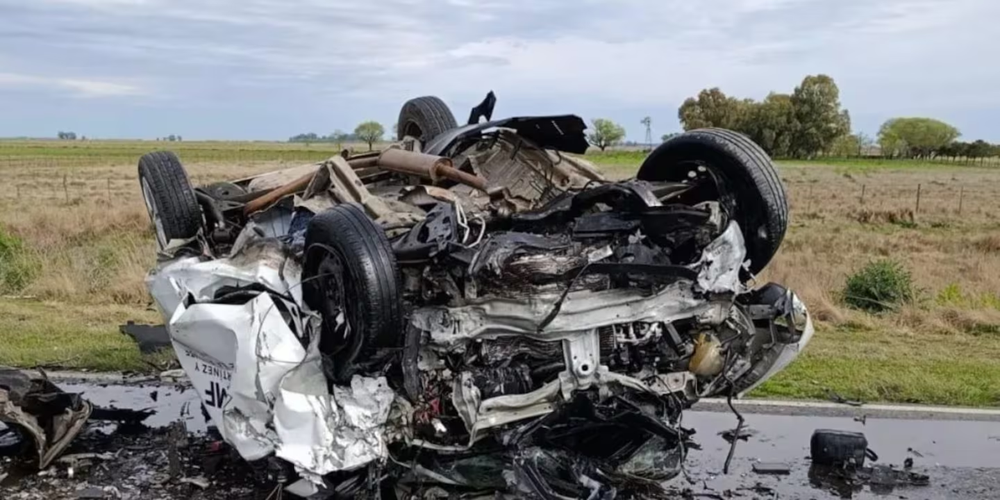 As&iacute; qued&oacute; el auto tras el brutal choque frontal en Ruta 65 que dej&oacute; a 4 v&iacute;ctimas fatales.