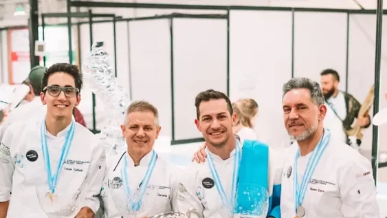 El sanjuanino Santiago Nieto, en el equipo argentino que se consagró campeón latinoamericano del helado artesanal