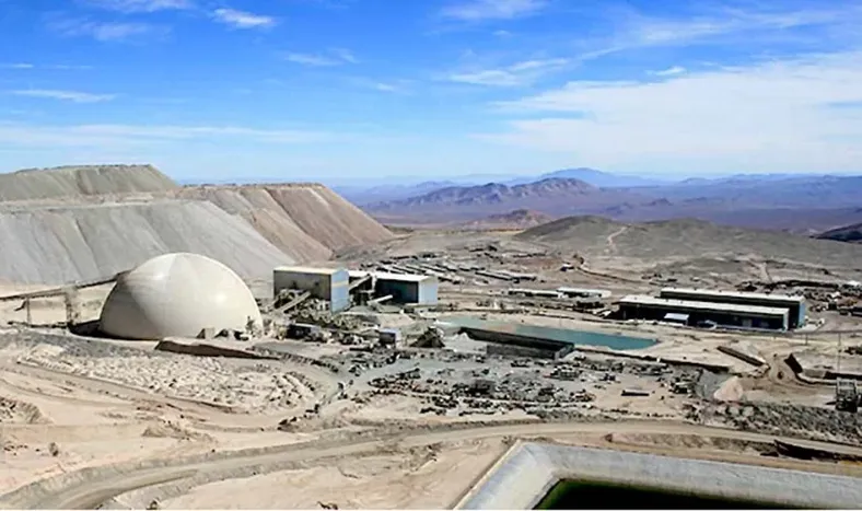 LAS GRANDES INSTALACIONES de la minera chilena Antofagasta, una de las mayores productoras de cobre del mundo.