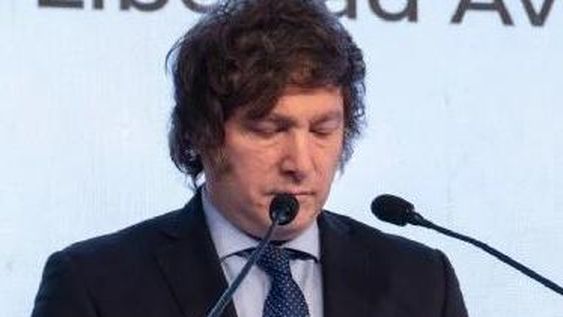 Milei espera dolarizar a un precio de mercado, de $730