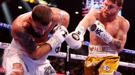 ‘Canelo’ Álvarez noqueó a Caleb Plant en Las Vegas y estableció un récord