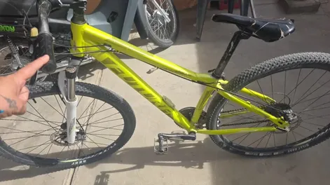 En San Expedito: halló la bicicleta que le habían robado y quien la tenía dijo que fue una donación