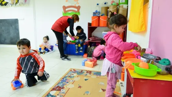 Buscan que vuelvan a funcionar los jardines maternales para niños que sus padres trabajen