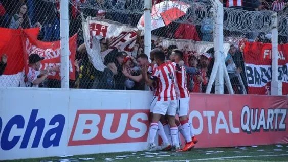 Estudiantes se quedó con el clásico de La Plata