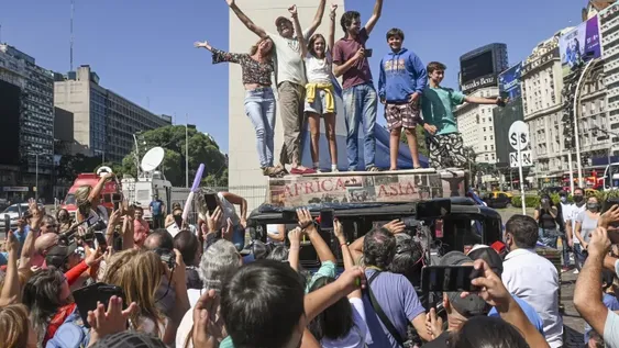 Fin de la travesía de 22 años de la familia Zapp